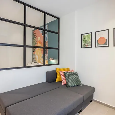 Mazi Charilaou 2,1 * Thessaloniki